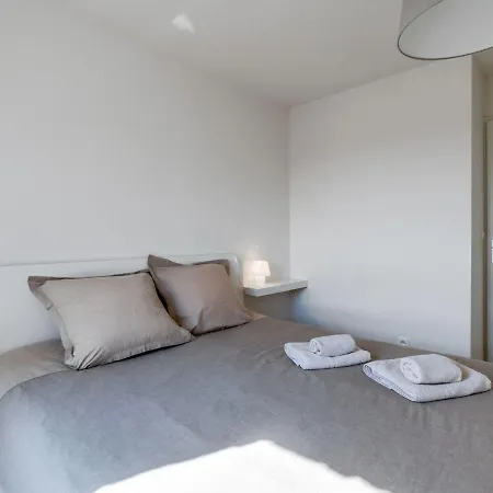Modern In Bray-dune With Seaside View דירה *